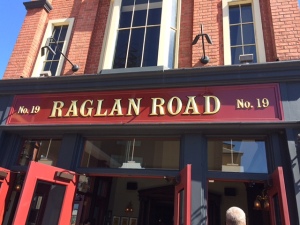 Raglan Road sign